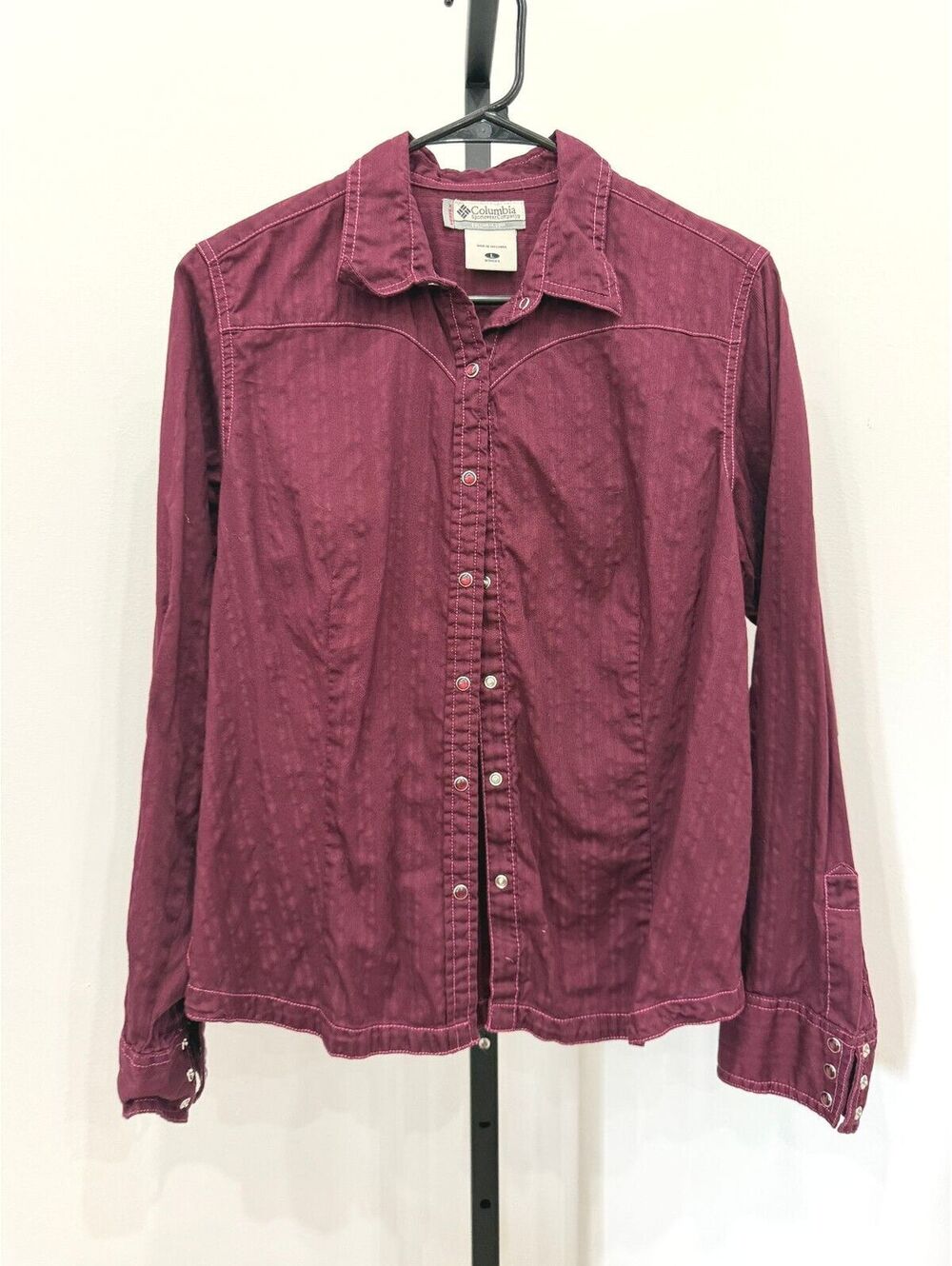 Columbia Women's Burgundy Button-Up Shirt Size L Cotton